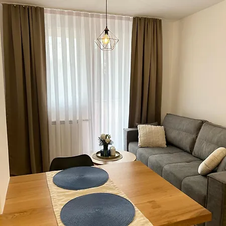 Mona Apartment