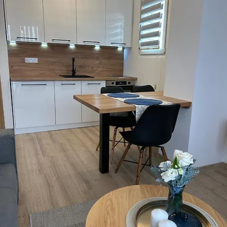 Apartment Mona *