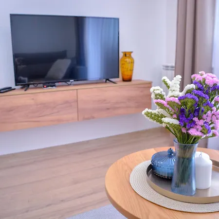 Mona Apartment